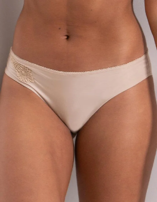 everyday cotton briefs-Charnos Applique Brief Champagne